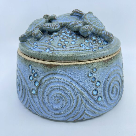 timberlake ceramic arts handcrafted covered casserole sea turtle themed - Picture 3 of 9